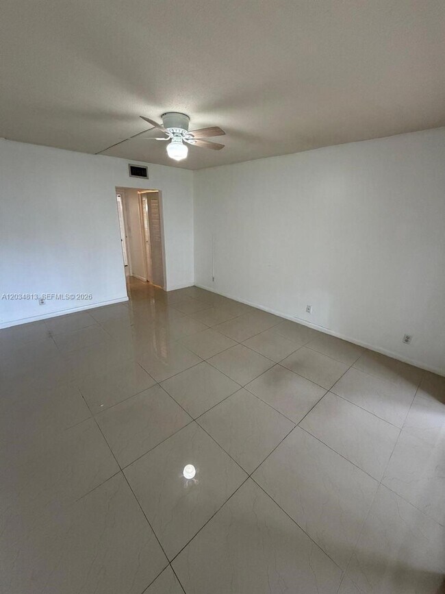 Building Photo - 200 Waterway Dr S