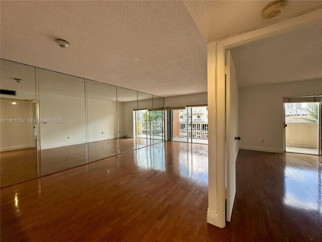 Building Photo - 3545 NE 167th St