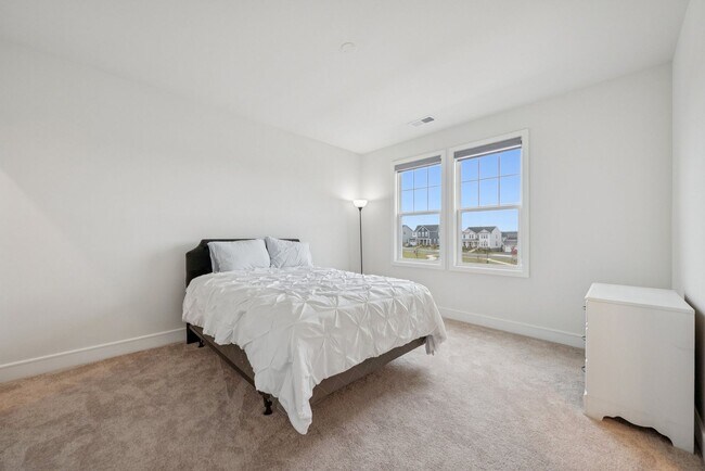 Building Photo - 101 Milvian Wy SE