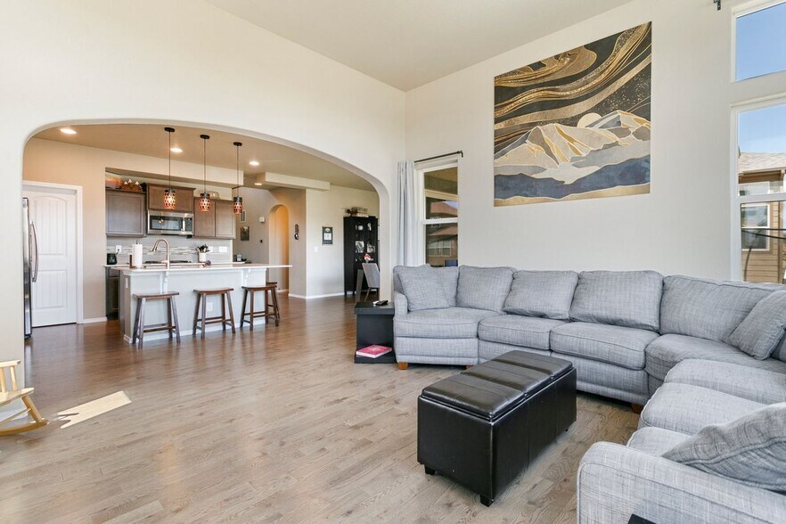 Building Photo - 5775 Thurber Dr