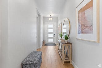 Building Photo - 837 S Finley Cir