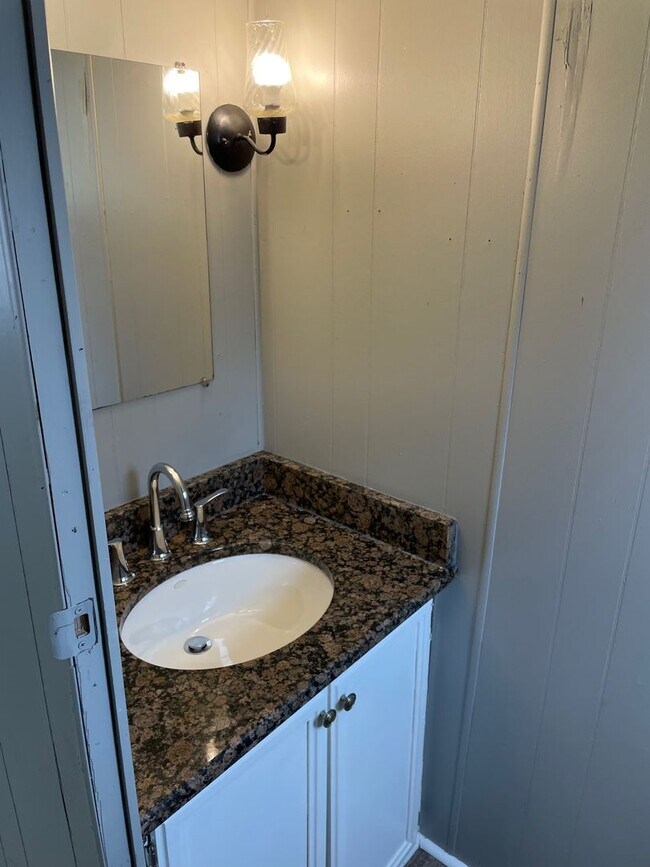 Building Photo - 3 BDRM 1/5 BA SINGLEWIDE MOBILE HOME IN PARK,INSIDE PETS OK WITH $25 EXTRA PER MONTH & $250 NON-R...