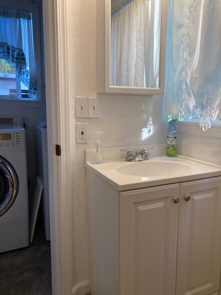 Building Photo - 1522 S 6th St