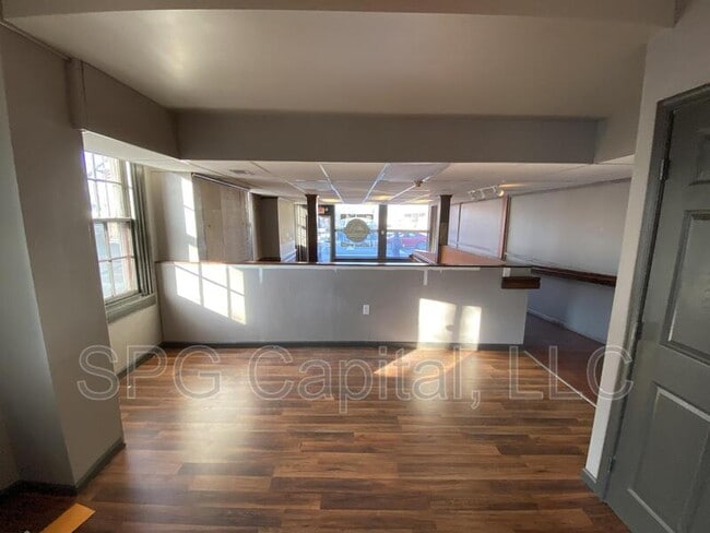 Building Photo - 62 Chambersburg St