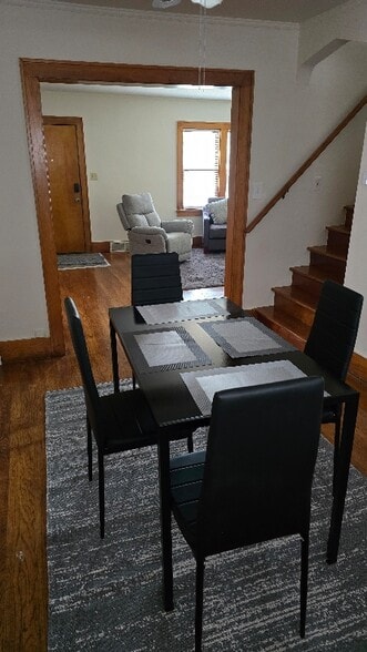 Primary Photo - 915 S 48th St