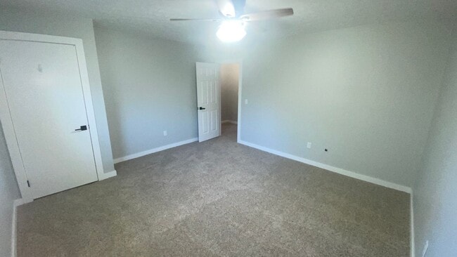 Building Photo - 3245 Summerhill Ln