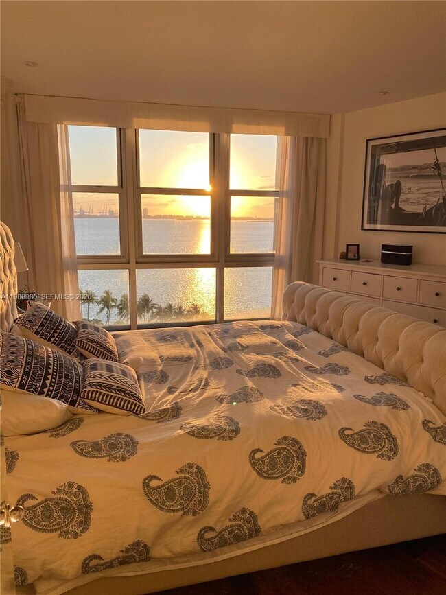 Building Photo - 2451 Brickell Ave