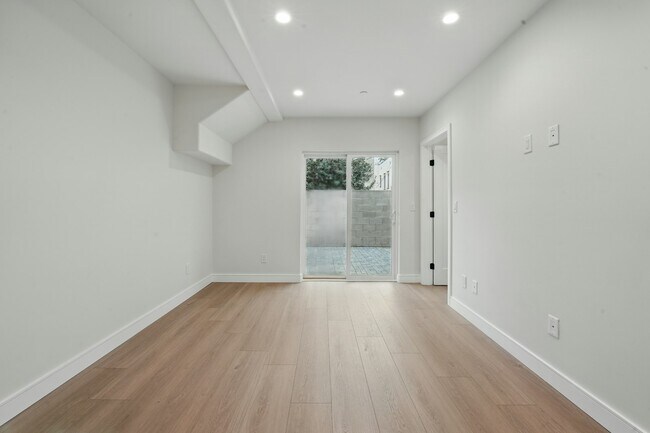 Building Photo - 8234 Blackburn Ave
