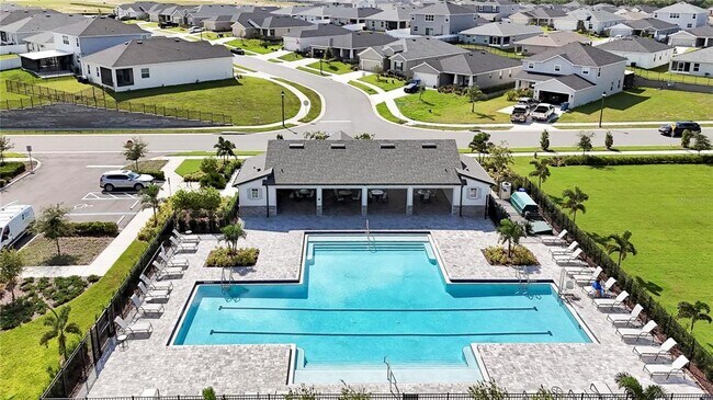 Building Photo - 1460 Fleur Dr