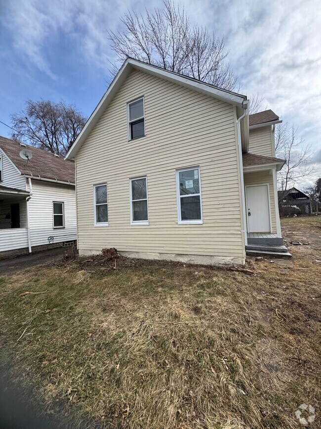 Building Photo - 3811 E 55th St