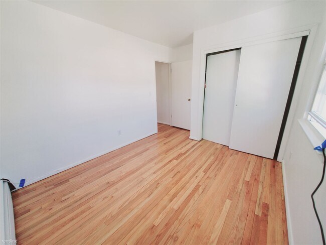 Building Photo - 3 br, 1 bath Condo - 27 Silver St Apt 2