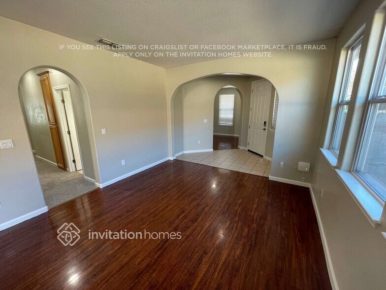 Building Photo - 1762 Dalia Pl