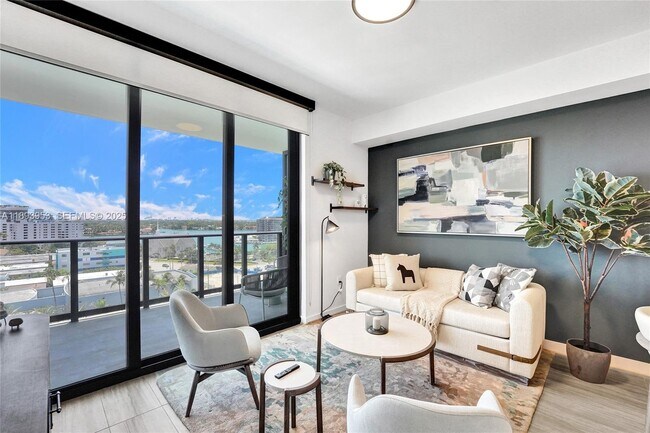 Building Photo - 580 72nd St