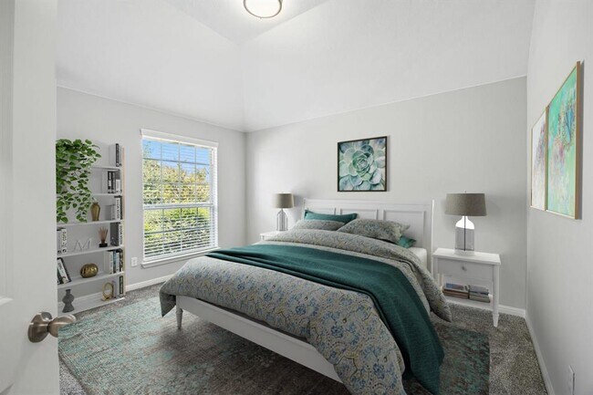 Building Photo - 140 W Highfield St