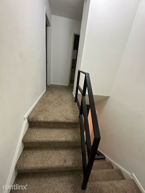 Building Photo - 2 br, 1.5 bath Townhome - 3919 Overland Ht...