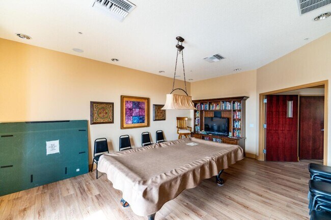 Building Photo - 20 Orange Ave