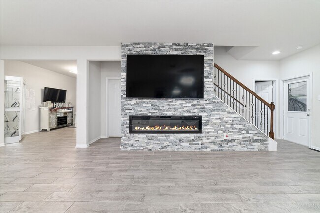 Building Photo - 2248 Forest Chestnut Dr