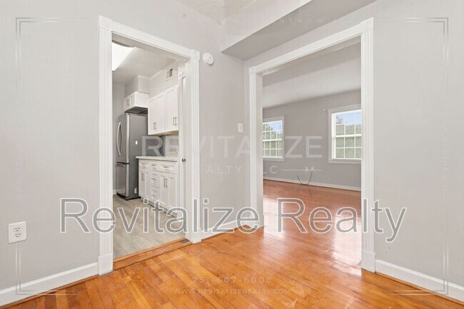 Building Photo - 214 Upham St