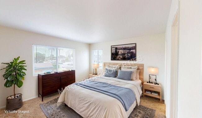 Building Photo - Charming 3-Bedroom, 2.5-Bathroom Home in D...