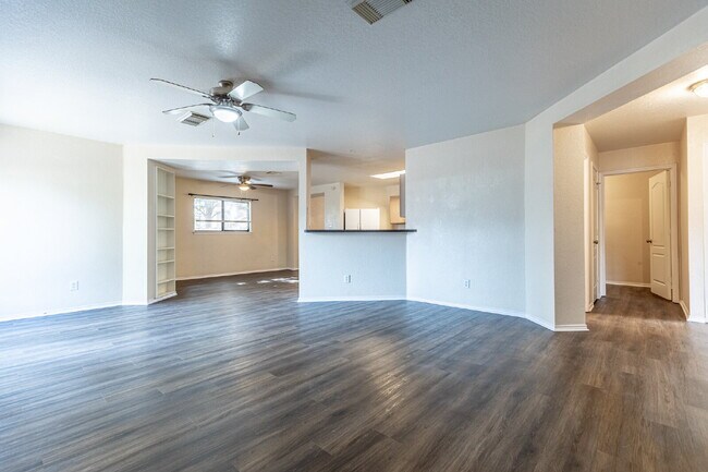 Building Photo - 7910 Lattimer Pond