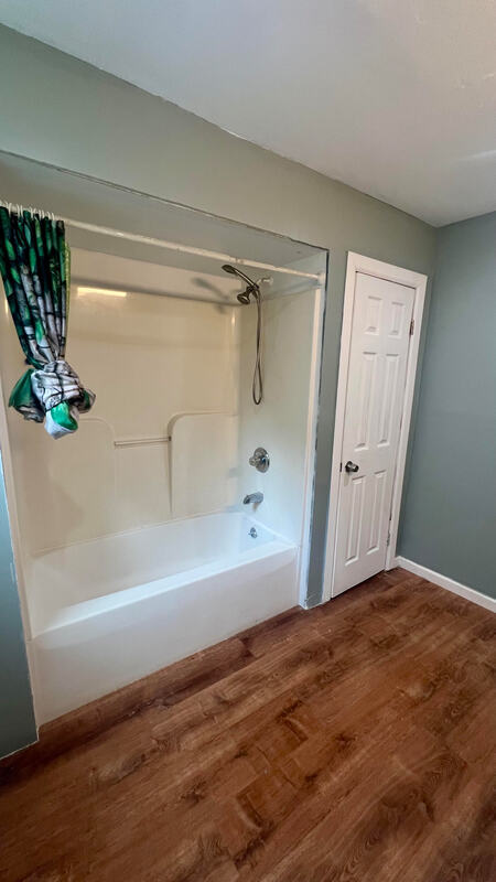 bathroom - 19 Bunn St