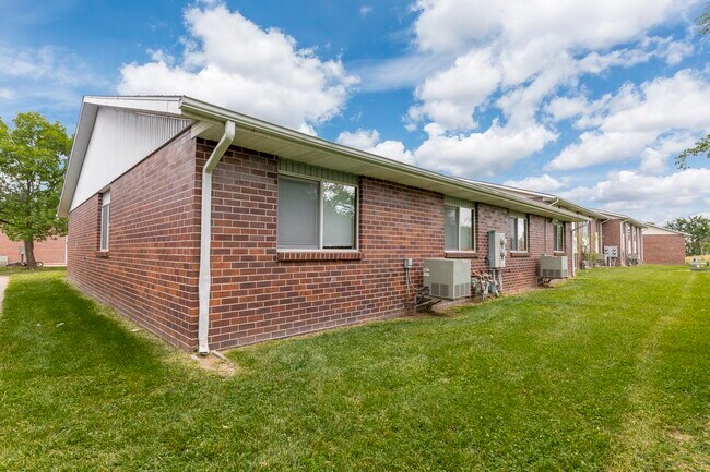 Building Photo - 3421 Portia St