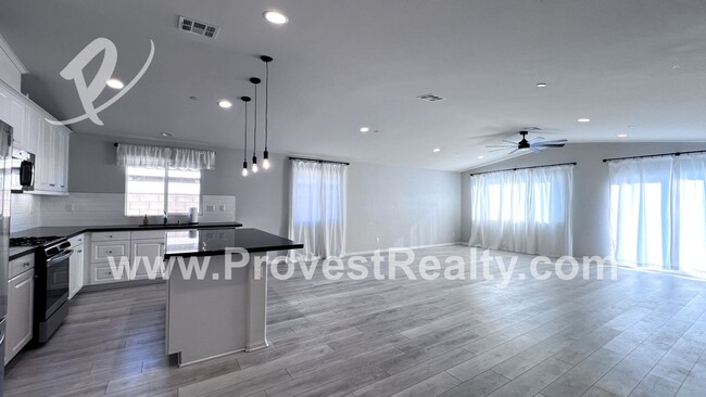 Building Photo - 4 Bed, 2 Bath Victorville Home w/Solar Inc...