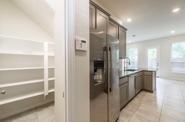 Building Photo - 711 Embercove Dr