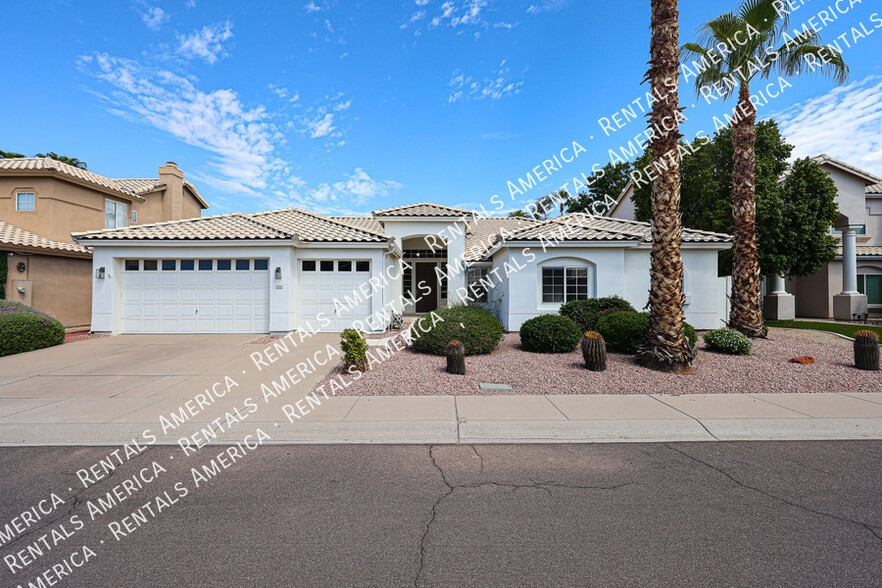 Primary Photo - 8900 E Surrey Ave