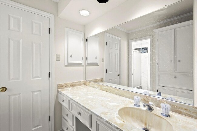 Building Photo - 10135 Rita Rd