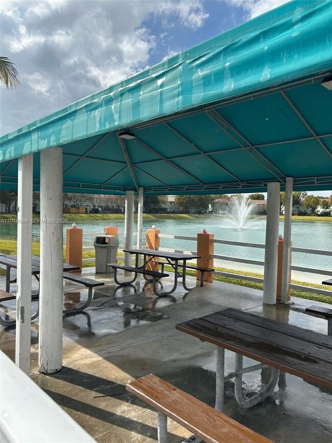 Building Photo - 2637 SE 16th Terrace