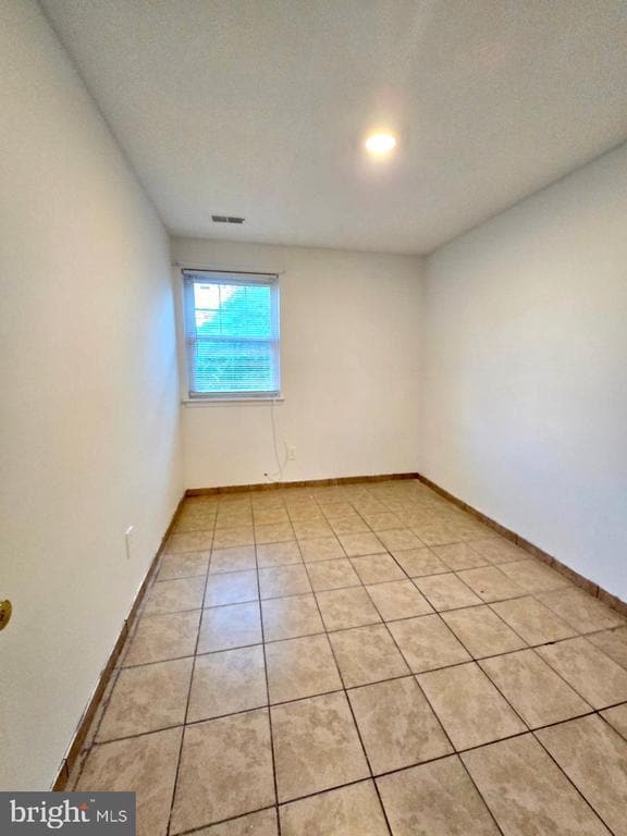 Building Photo - 9400 Fairgreen Ln