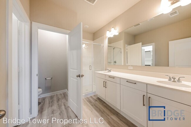 Building Photo - 4 br, 2.5 bath House - 4072 Dayton Drive