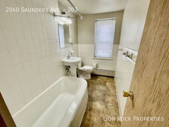 Building Photo - 2040 W Saunders Ave