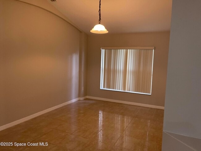 Building Photo - 1044 Sedgewood Cir