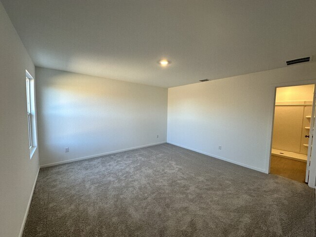 Building Photo - 1613 Elliott Rd