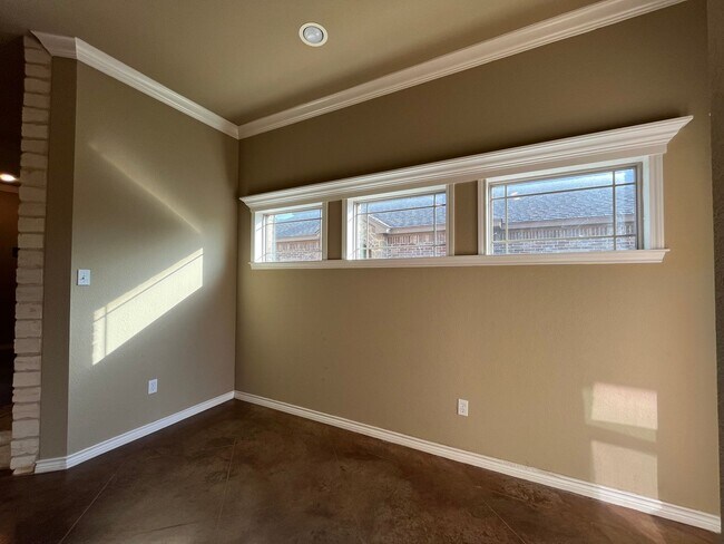 Building Photo - 3137 Silver Saddle Dr