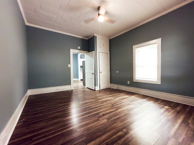 Building Photo - 408 S 12th St
