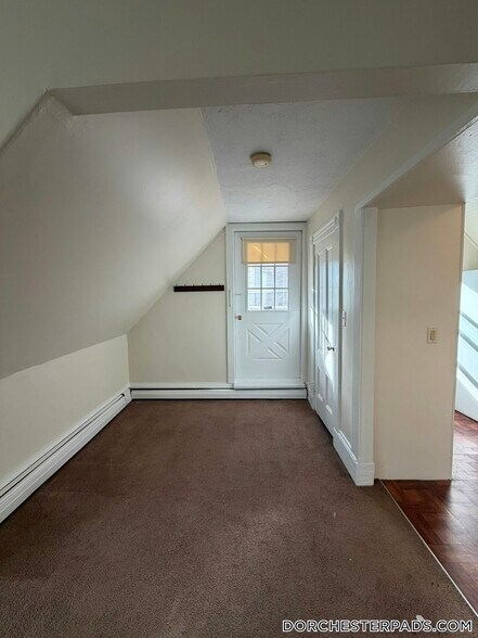 Building Photo - 393 Adams St