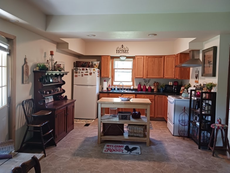 Building Photo - 62 Lick Creek Rd