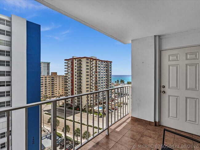 Building Photo - 1410 S Ocean Dr