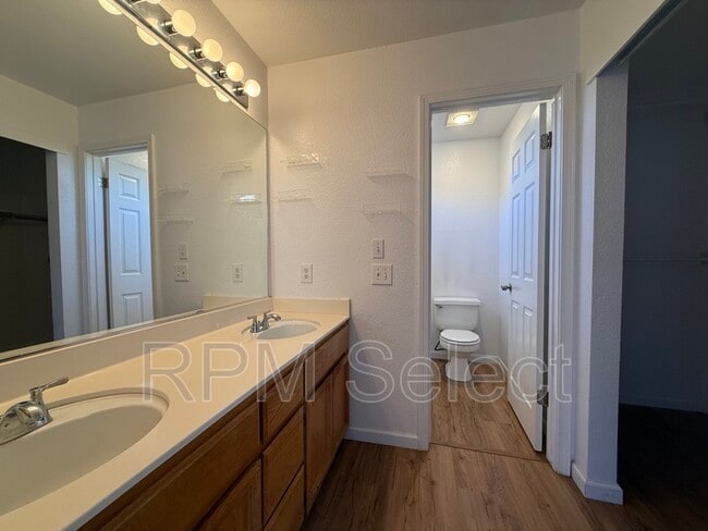 Building Photo - 9108 Bristol Plaza Way