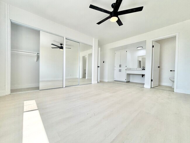 Building Photo - 700 Glenway Dr