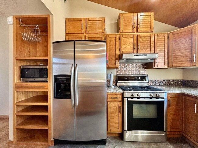 Building Photo - Gorgeous 3-Bedroom Home with Unobstructed Views and Access to North Open Space from Yard!