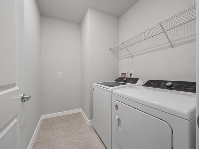Building Photo - 2214 Lovely Ln