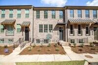 Building Photo - Great location! Elegant Townhome in Doraville