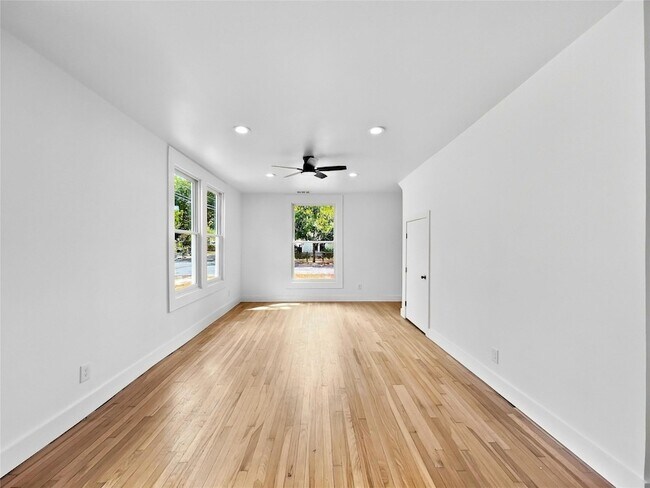 Building Photo - 4014 Avenue D