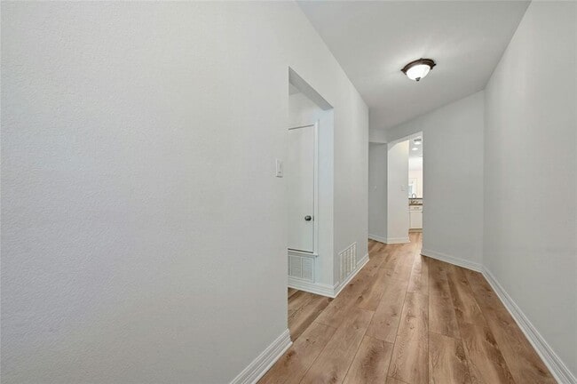 Building Photo - 5703 Marchmont Ln