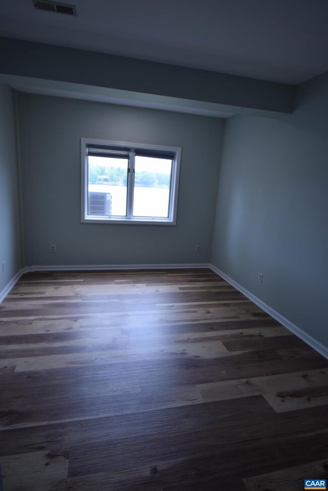 Building Photo - B3 Marina Point