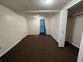 Building Photo - 460 N Cochran Ave